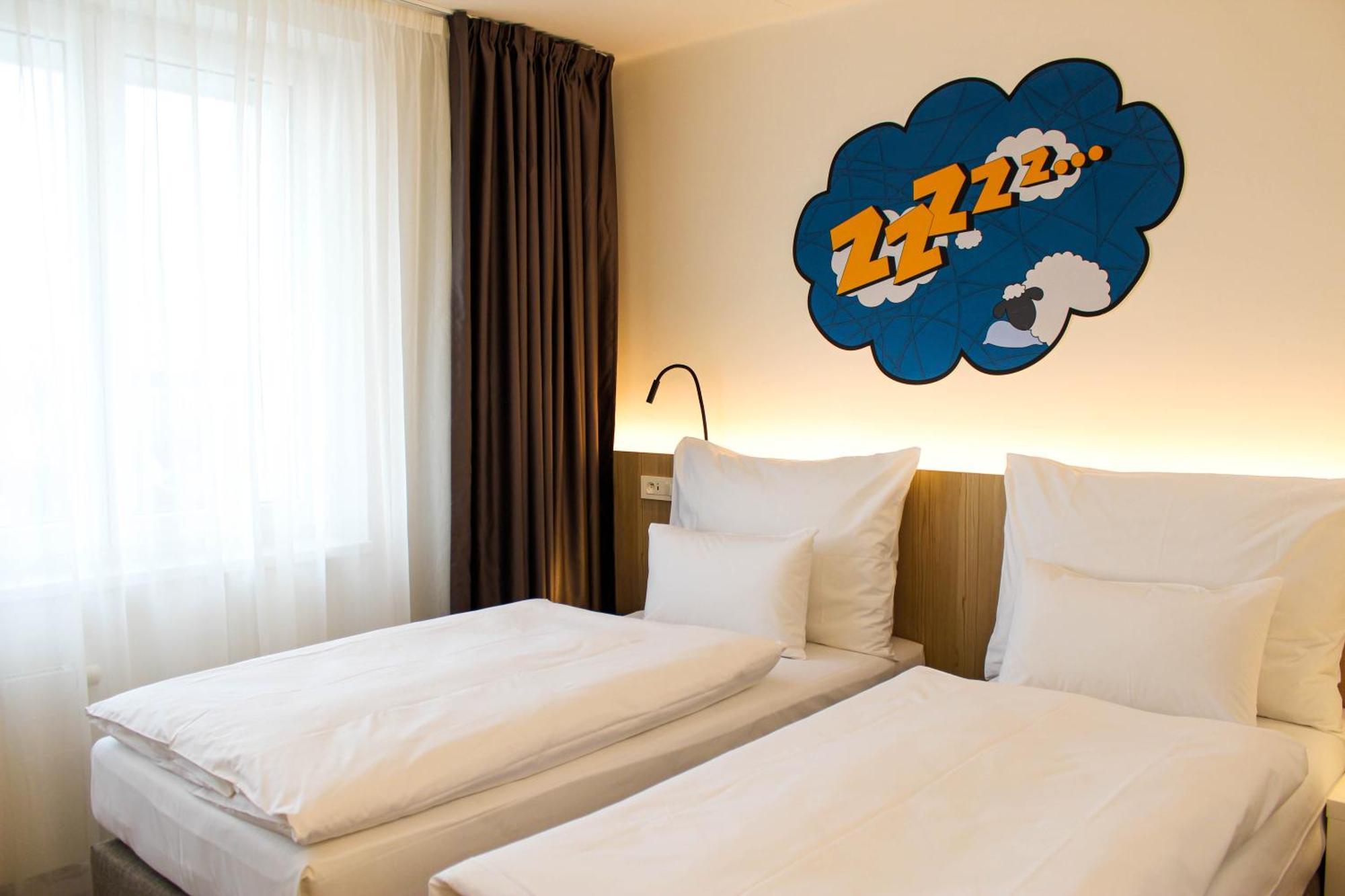 Triple Room,1274871250:JPEG