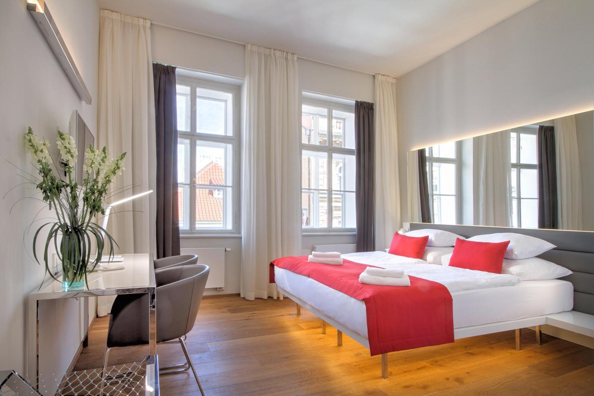 Deluxe Double Room,1705561817:JPEG