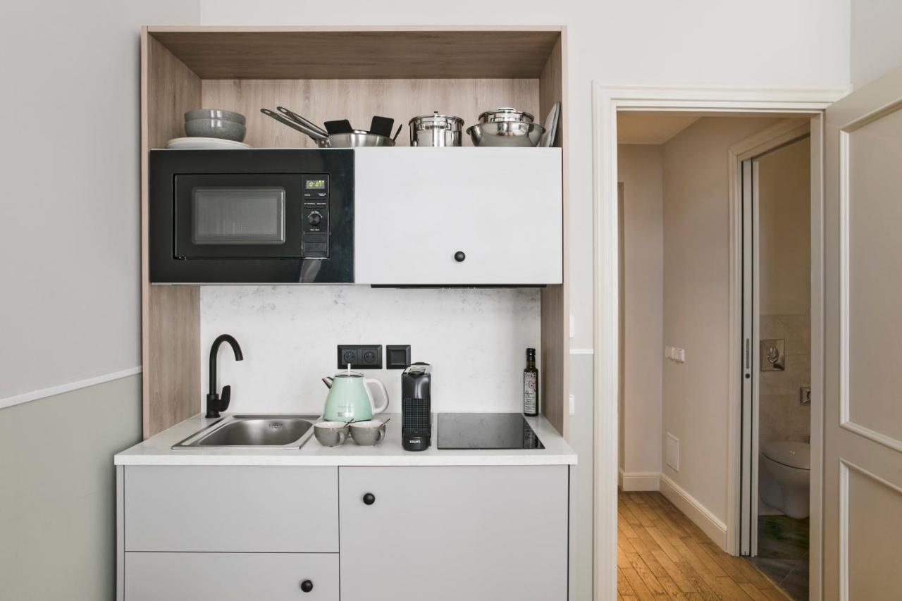 Large Studio Kitchenette,1340308343:JPEG