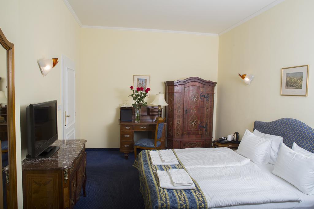 Double or Twin Room,908605771:JPEG