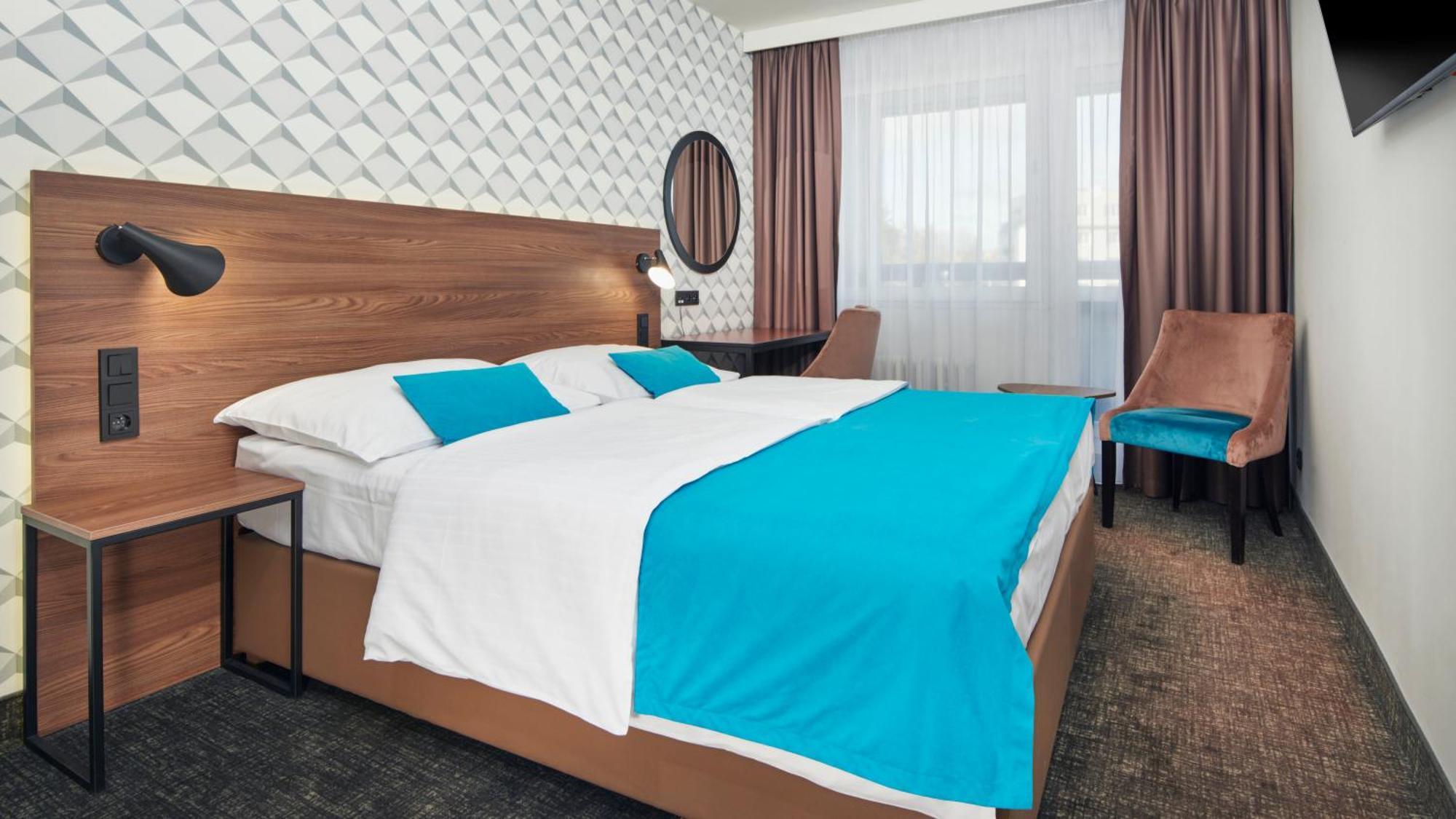 Deluxe Double Room Pool Access,1433621110:JPEG