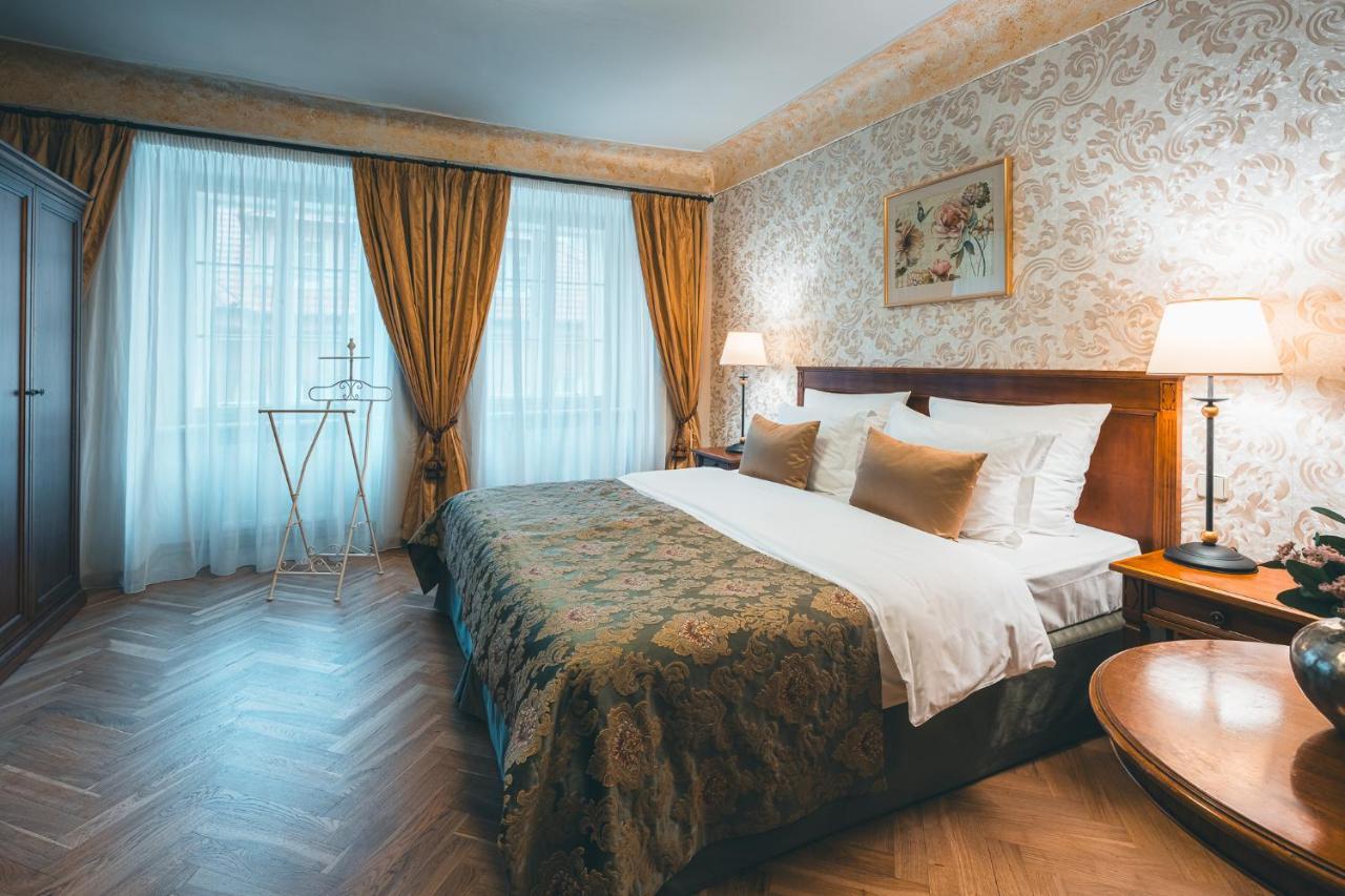 Premium Suite,1498720378:JPEG