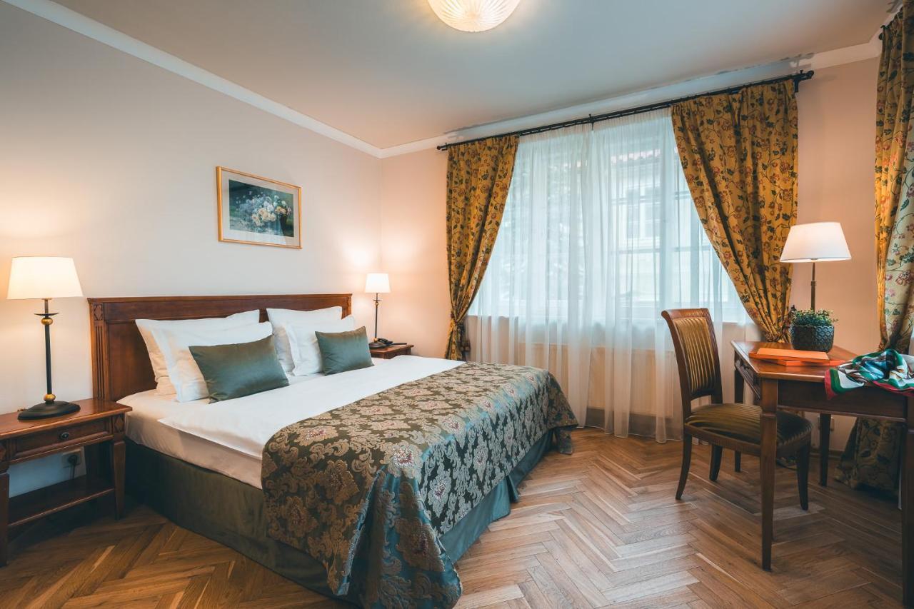 Junior Suite,1498729099:JPEG