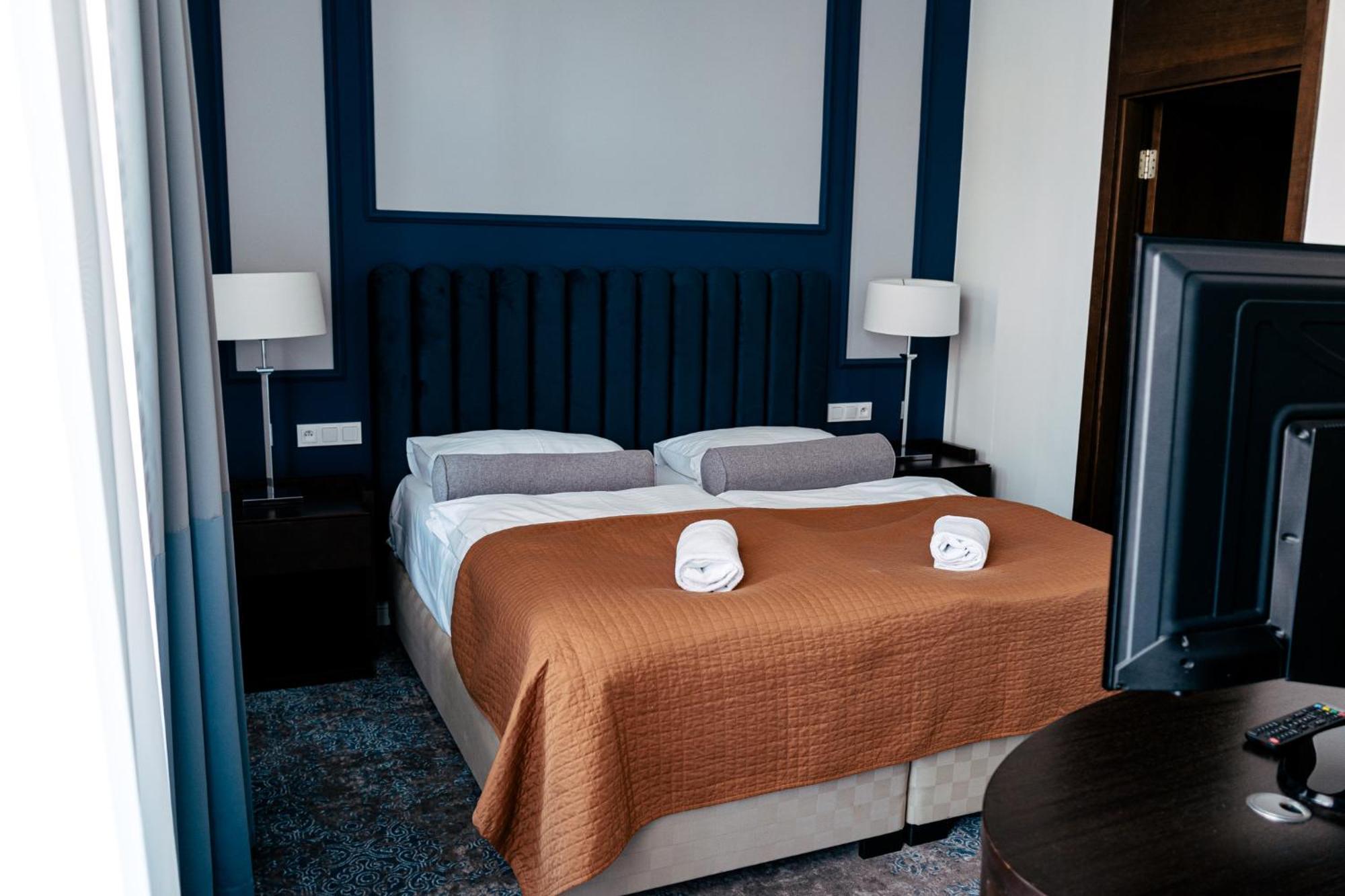 Deluxe Double Room Balcony,1498974124:JPEG