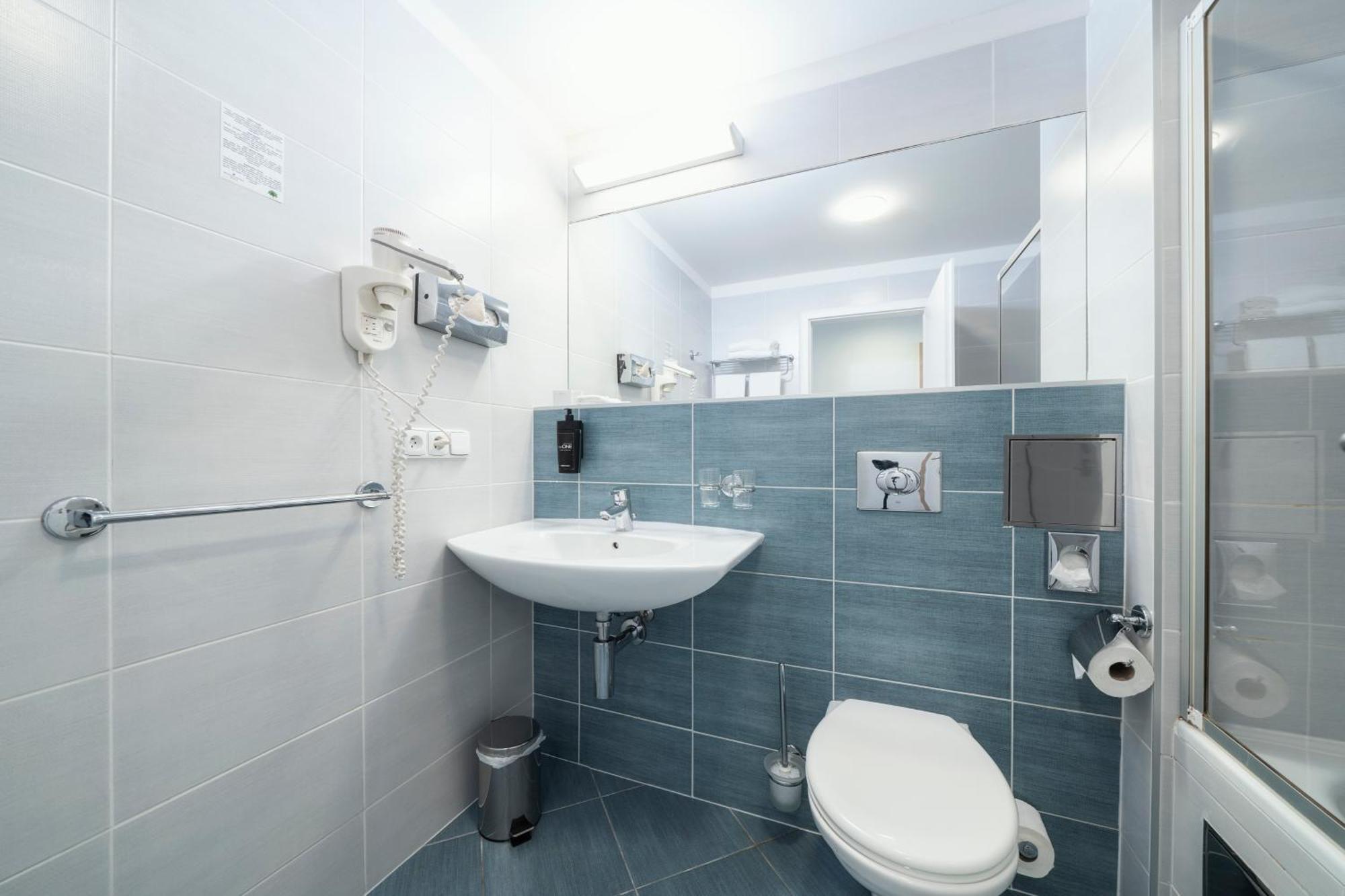 Standard Double or Twin Room,1593960605:JPEG