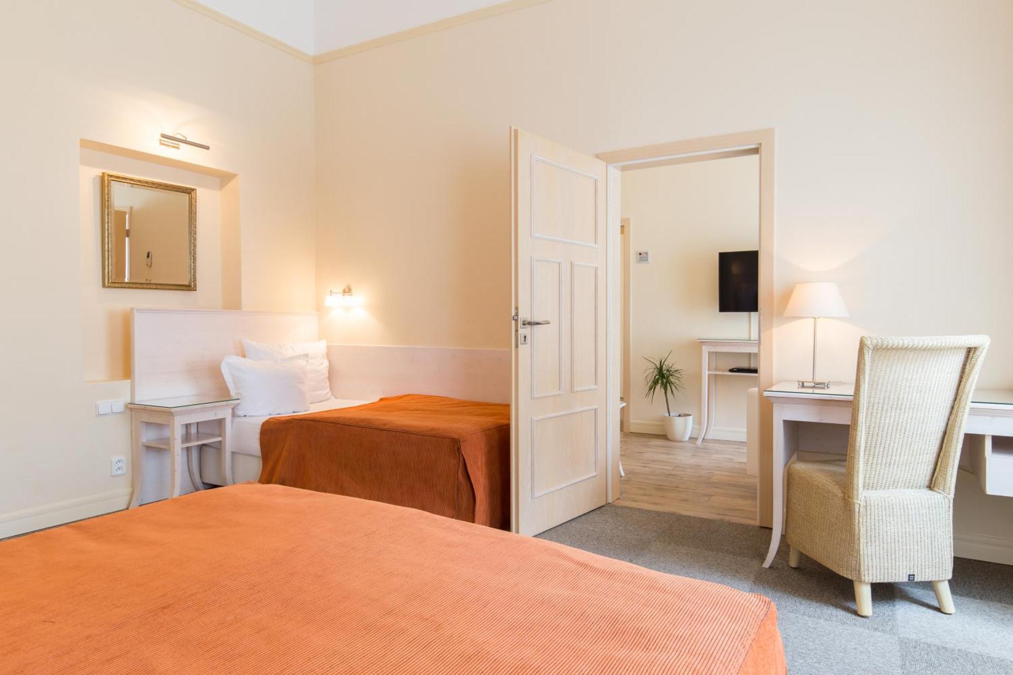 Family Suite,1642318637:JPEG