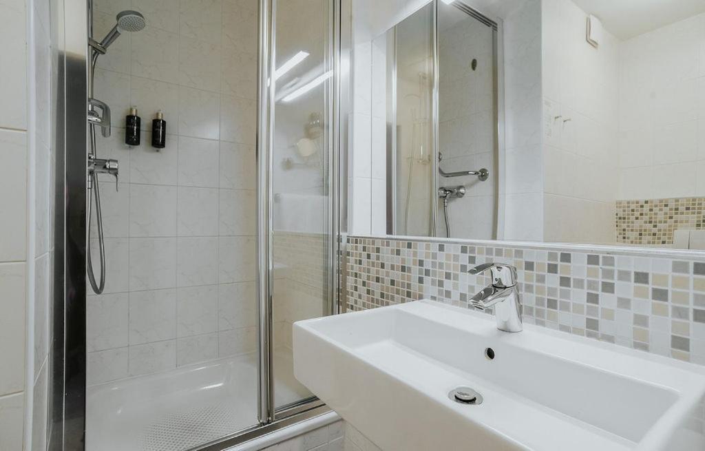 Small Double or Twin Room Pool Access,1615648681:JPEG