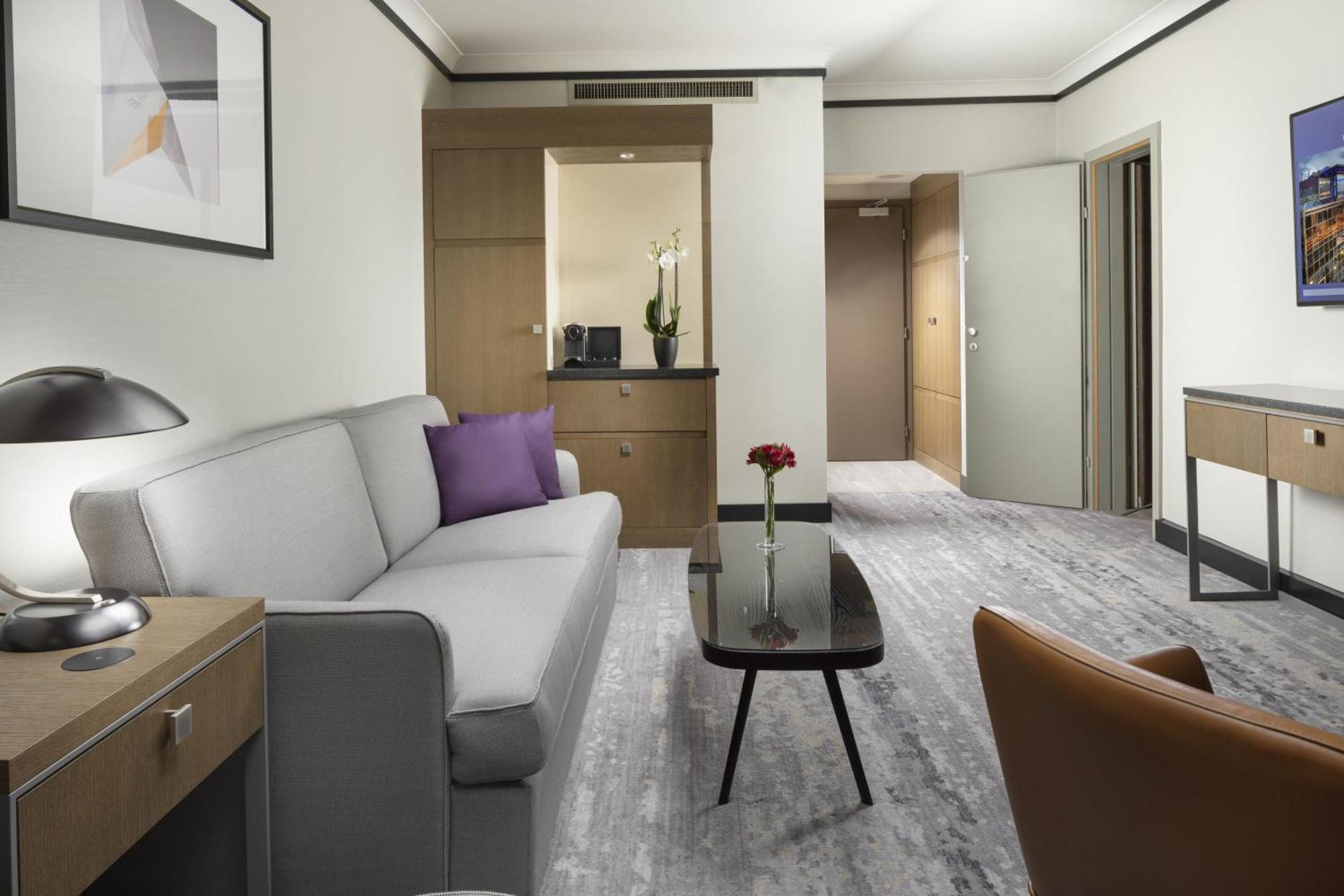 King Executive Suite,1729997663:JPEG