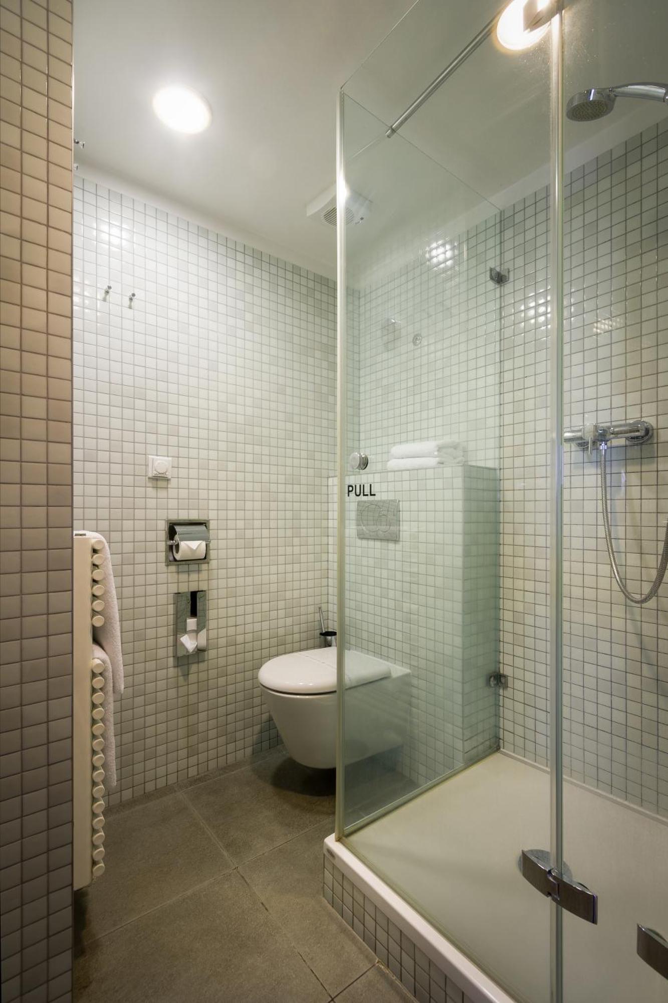 Double Room,1746818011:JPEG