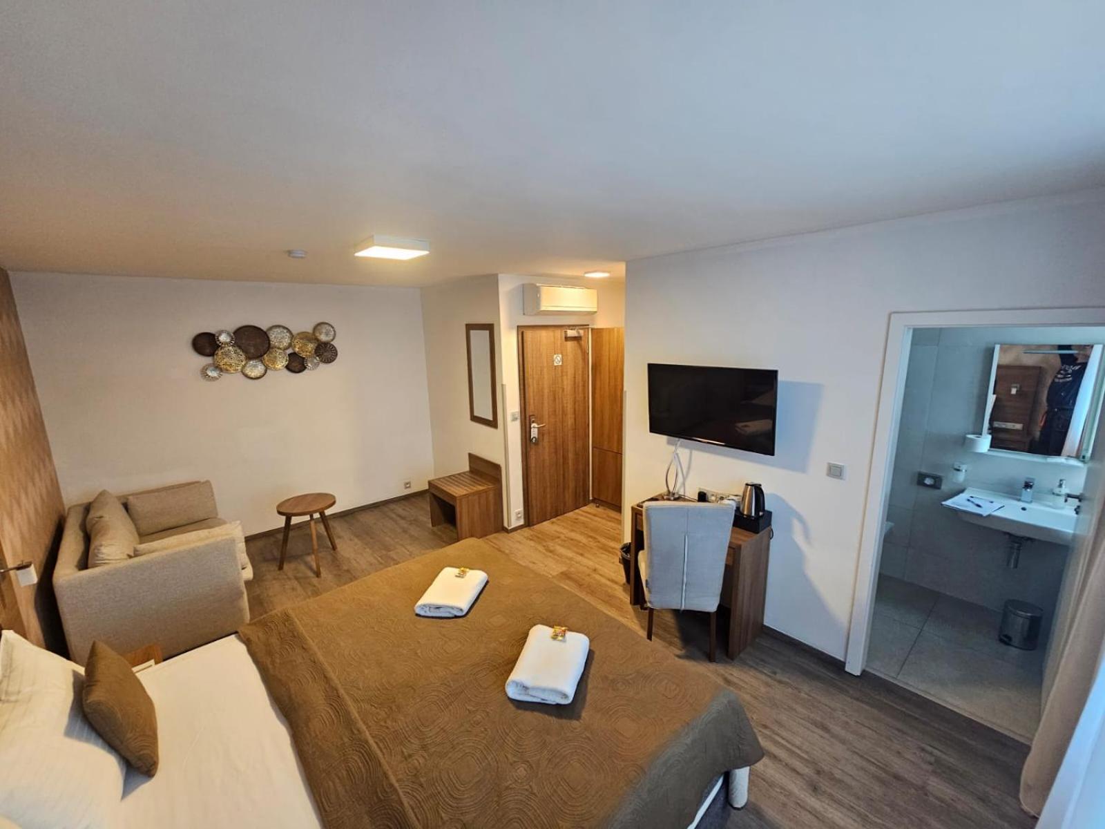 Deluxe King Room