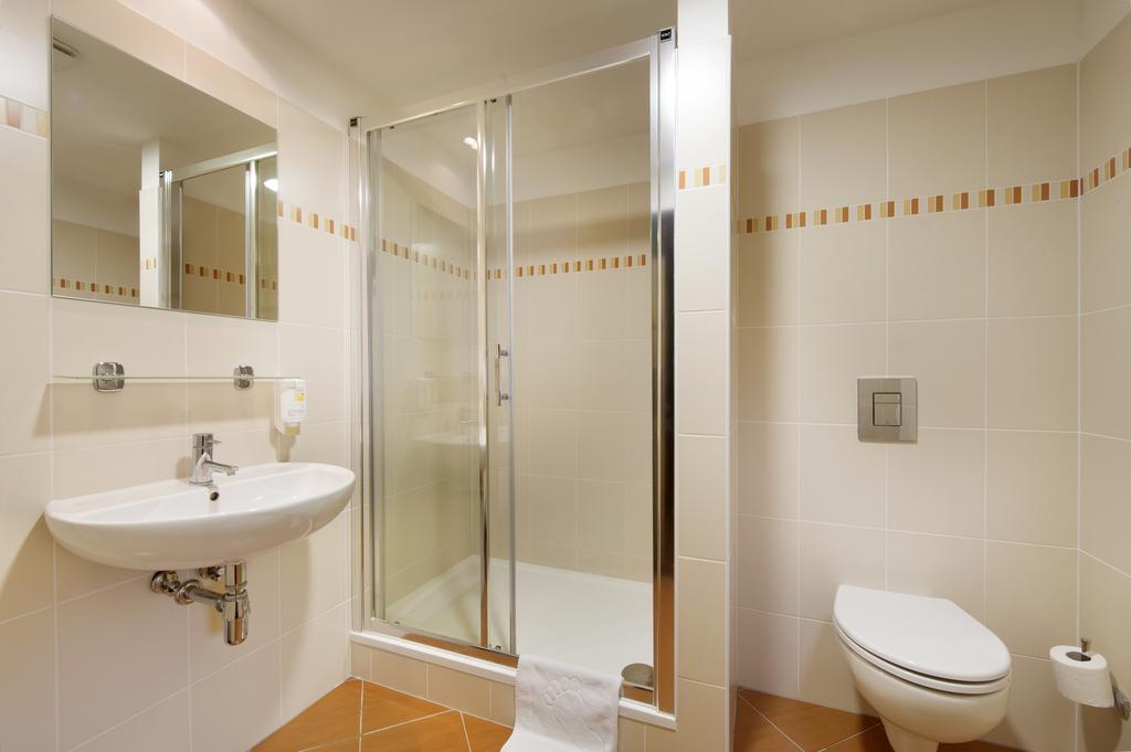 Double Room Gym Pool Access,537333333:JPEG