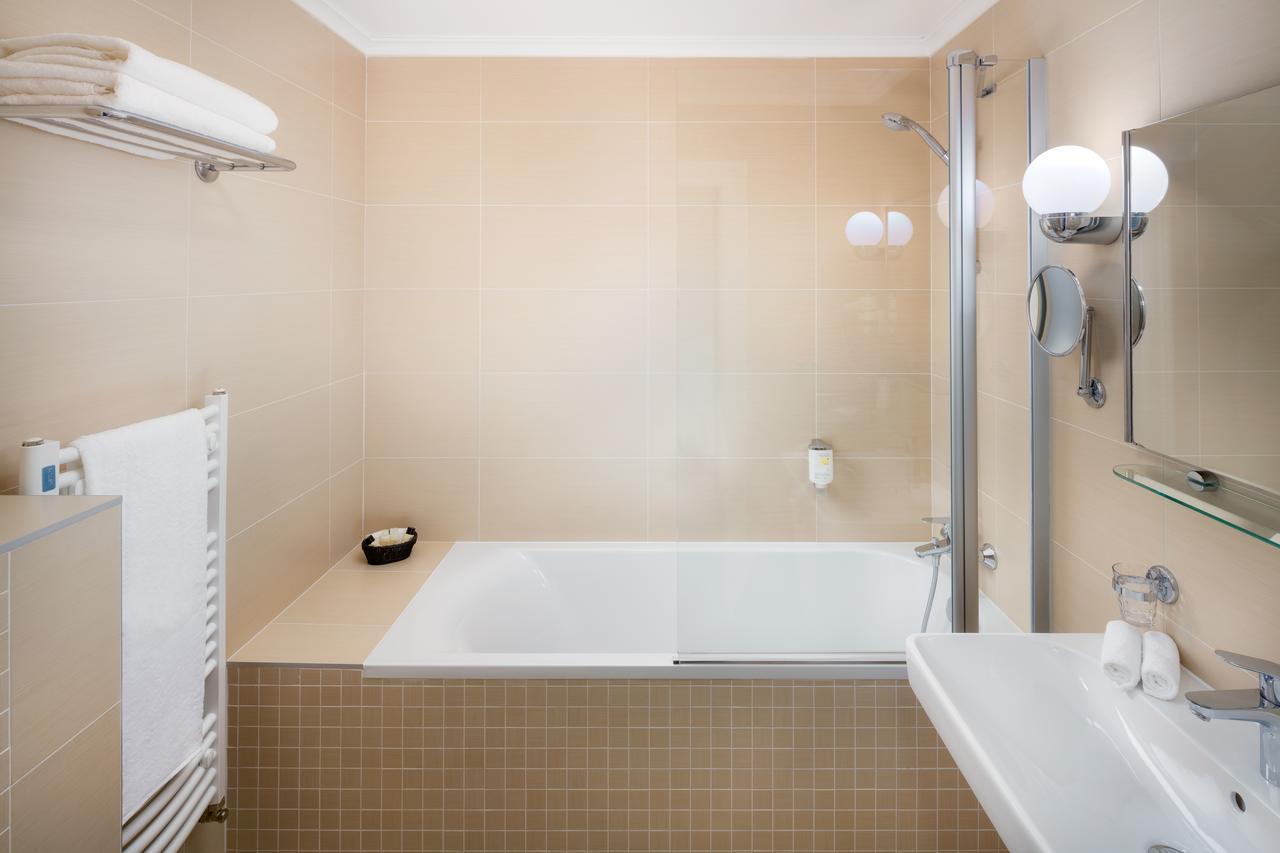 Standard Double or Twin Room,1534161634:JPEG