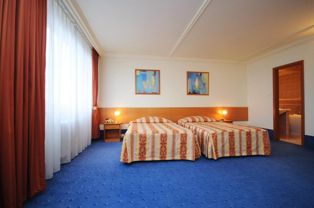 Executive Double or Twin Room,917623834:JPEG